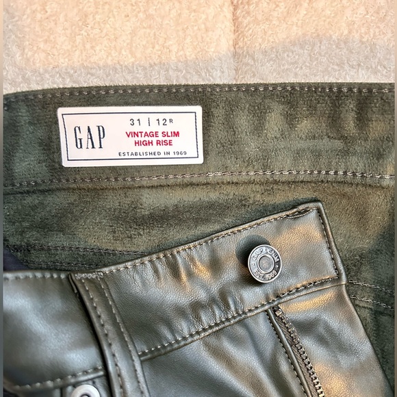 GAP vintage slim high rise dark green pleather pants, NWT, size 31/12r - Picture 2 of 5
